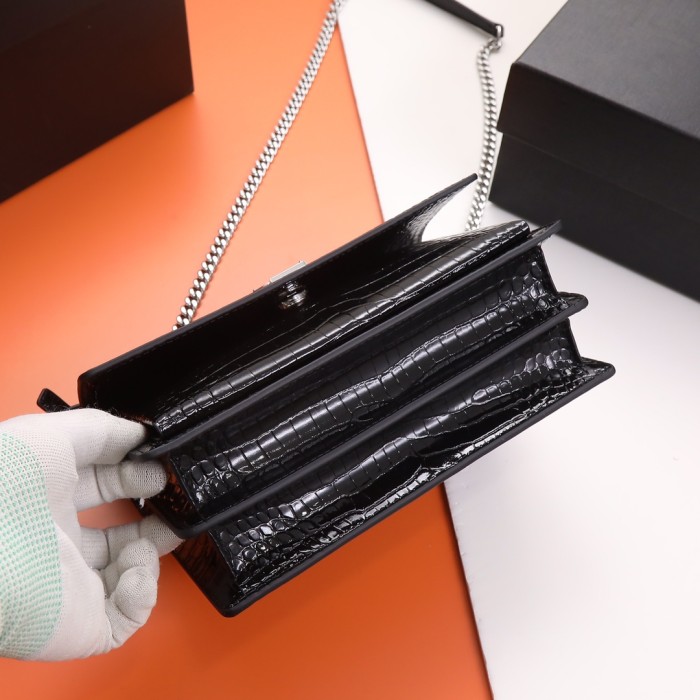 Handbags SAINT LAURENT 442906 size 22x8x16 cm