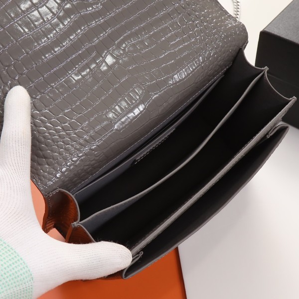 Handbags SAINT LAURENT 442906 size 22x8x16 cm 