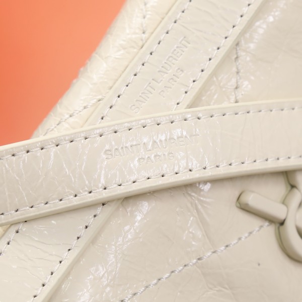 Handbags SAINT LAURENT 533037 size 22x16.5x12 cm