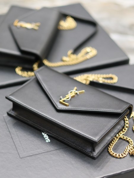 Handbags SAINT LAURENT 393953  size 19x11.5x4 cm