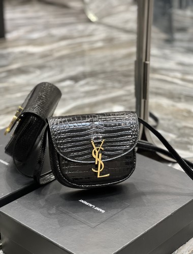 Handbags SAINT LAURENT 619740  size 18x15.5x5.5 cm