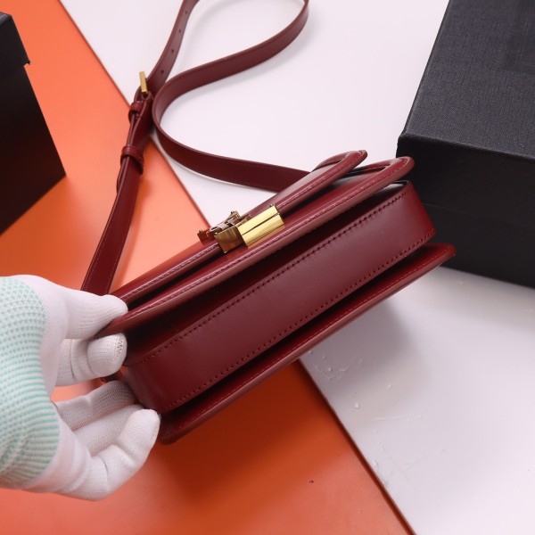 Handbags SAINT LAURENT 634306 size19x13x5 cm