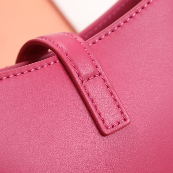 Handbags SAINT LAURENT 710318  size 19X11.5x4.5 cm