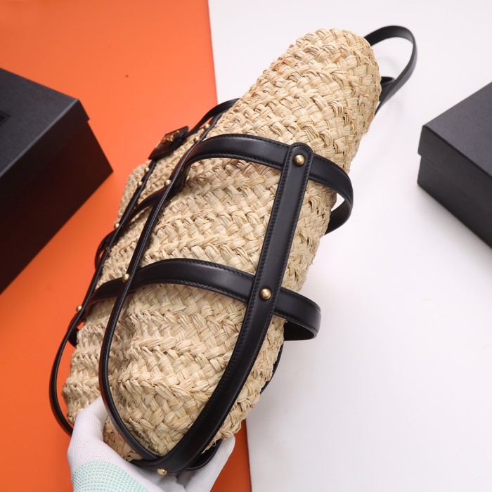 Handbags SAINT LAURENT 685634 size 40 X 29 X 19 CM