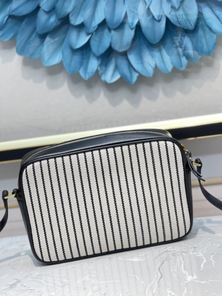 Handbags SAINT LAURENT 520534 size 23x16x6 cm