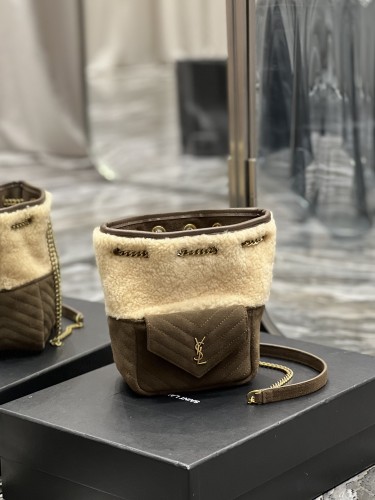 Handbags SAINT LAURENT 631052  size 19x13x13 cm