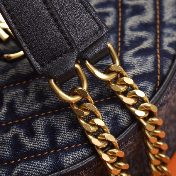 Handbags SAINT LAURENT 610436  size 17×17×5.5 cm 