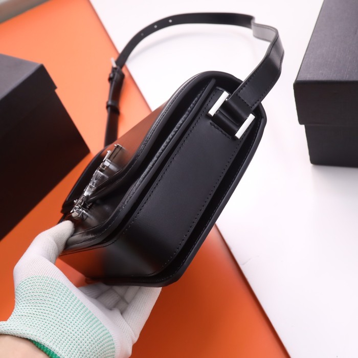 Handbags SAINT LAURENT 634305  size 23x16x6 cm