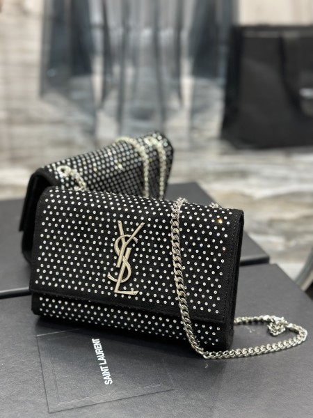 Handbags SAINT LAURENT 469390  size 20x13.5x5.5 cm