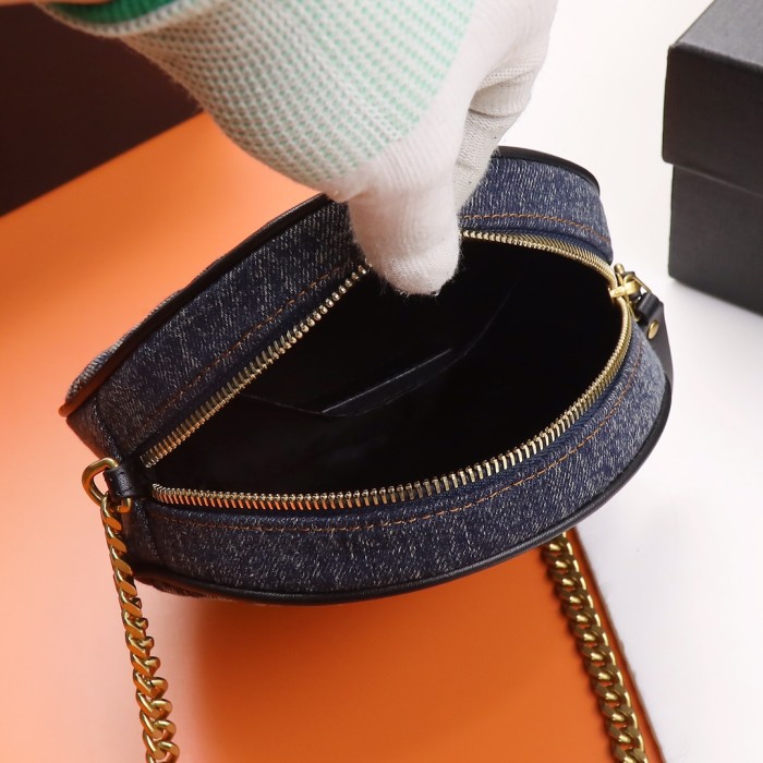 Handbags SAINT LAURENT 610436  size 17×17×5.5 cm 