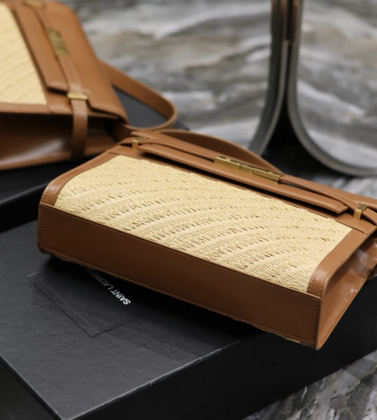 Handbags SAINT LAURENT 579271  size 29x20.5x7 cm