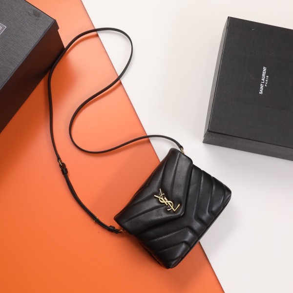 SAINT LAURENT LOULOU Calfskin Crossbody Bag, Shoulder Bag Women's Black 467072-DV707-1000 size 20*7.5*14 cm