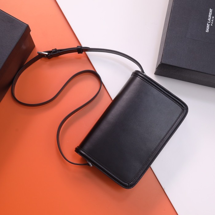 Handbags SAINT LAURENT 634305  size 23x16x6 cm