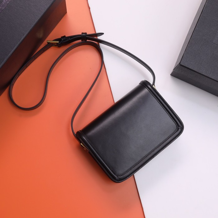 Handbags SAINT LAURENT 634306 size19x13x5 cm