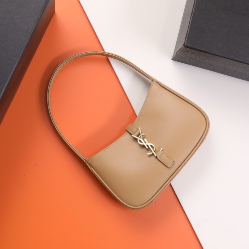 Handbags SAINT LAURENT 710318  size 19X11.5x4.5 cm 