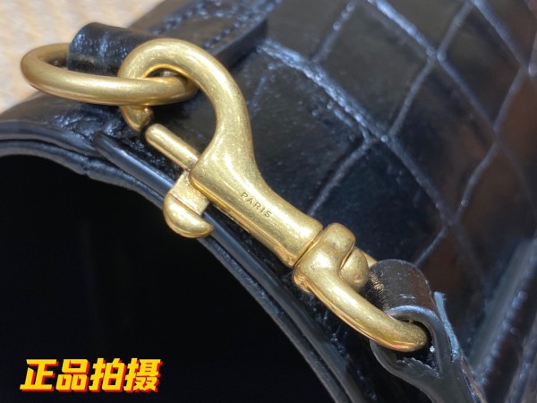 Handbags SAINT LAURENT 612367 size 18x17x8 cm