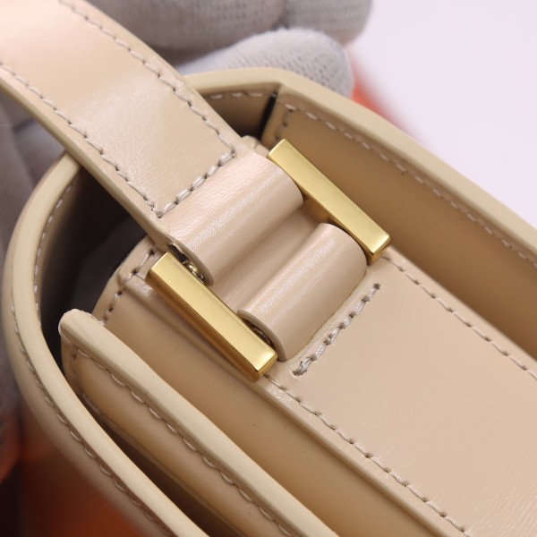 Handbags SAINT LAURENT 634306 size19x13x5 cm