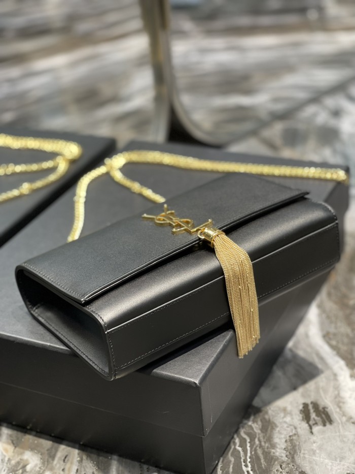 Handbags SAINT LAURENT 354119  size 24x14.5x5 cm