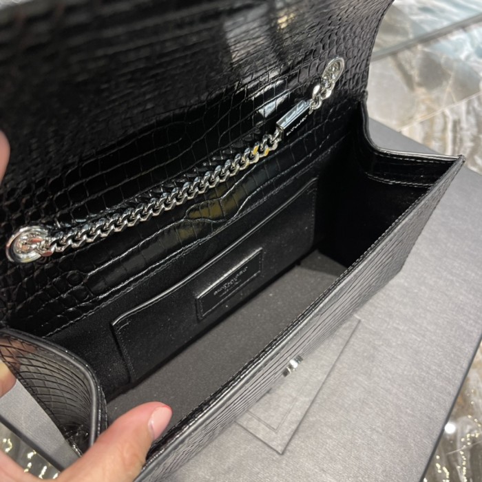 Handbags SAINT LAURENT 354119  size 24x14.5x5 cm