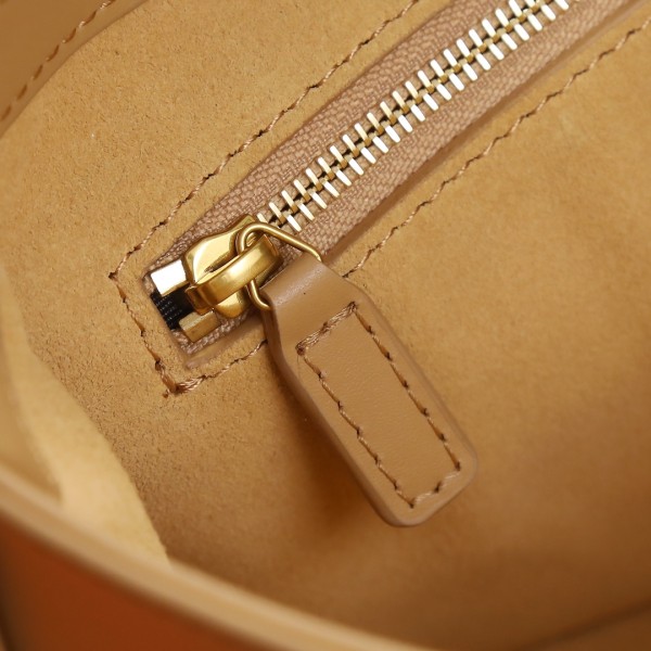 Handbags SAINT LAURENT 657228 size 25X14X6 cm