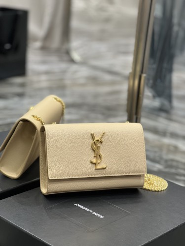 Handbags SAINT LAURENT 469390  size 20x13.5x5.5 cm