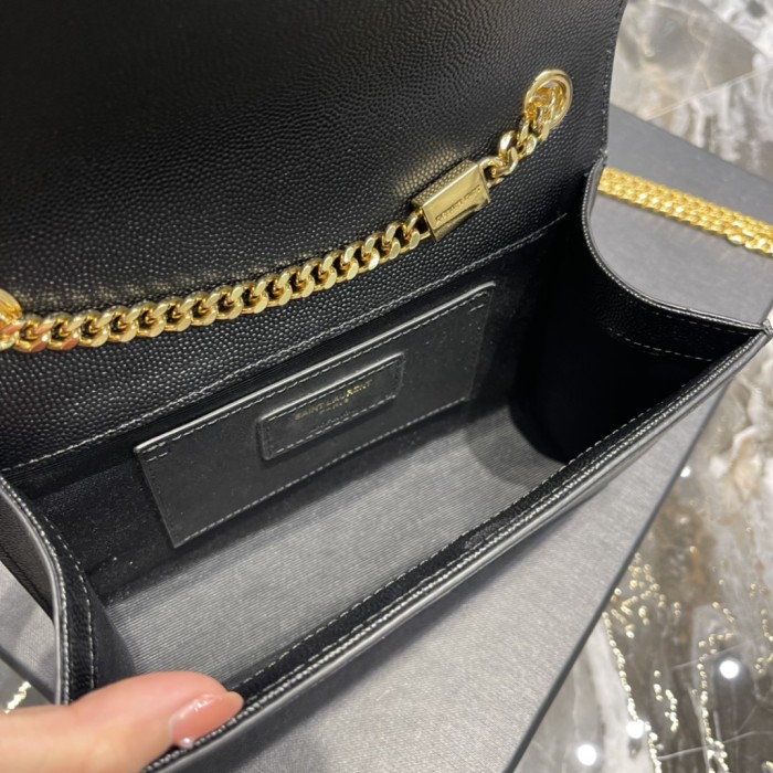Handbags SAINT LAURENT 469390  size 20x13.5x5.5 cm