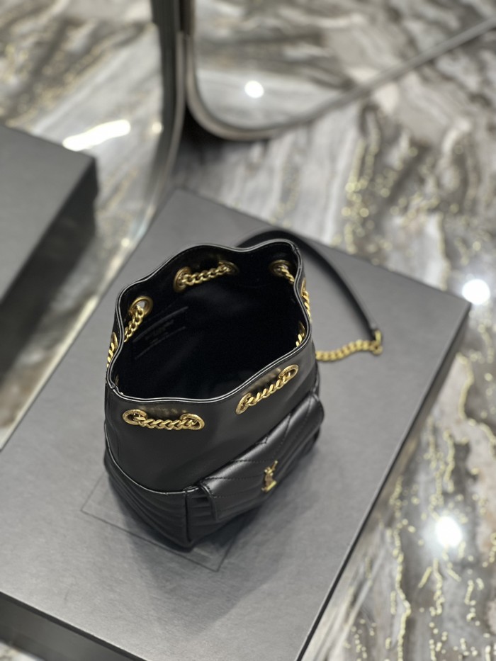 Handbags SAINT LAURENT 631052  size 19x13x13 cm