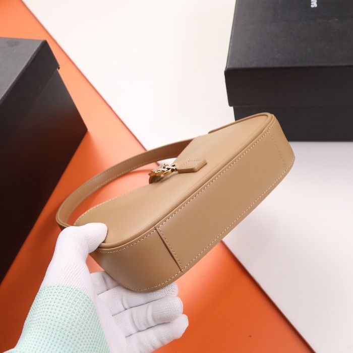 Handbags SAINT LAURENT 710318  size 19X11.5x4.5 cm 