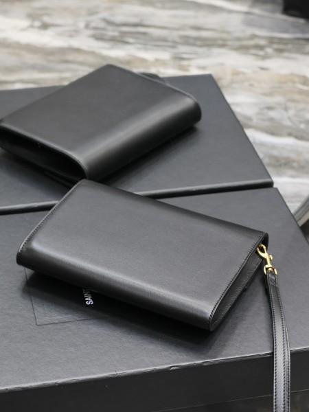 Handbags SAINT LAURENT 617662  size 21×6×3 cm