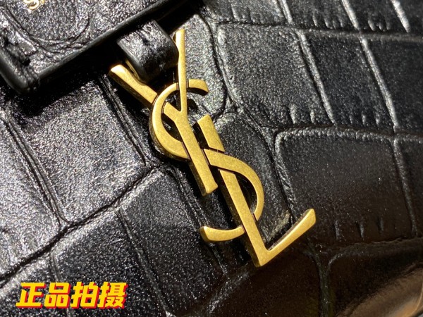 Handbags SAINT LAURENT 612367 size 18x17x8 cm