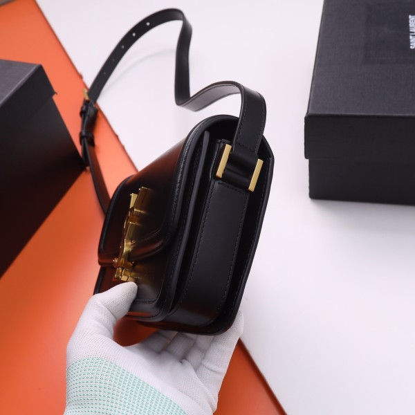 Handbags SAINT LAURENT 634306 size19x13x5 cm