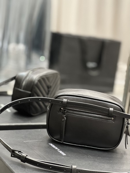 Handbags SAINT LAURENT 534817  size 15.5x10.5x5.5 cm