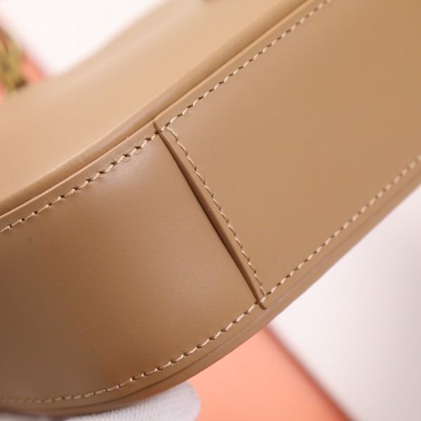 Handbags SAINT LAURENT 710318  size 19X11.5x4.5 cm 