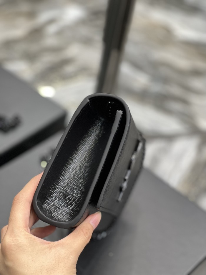 Handbags SAINT LAURENT 469390  size 20x13.5x5.5 cm