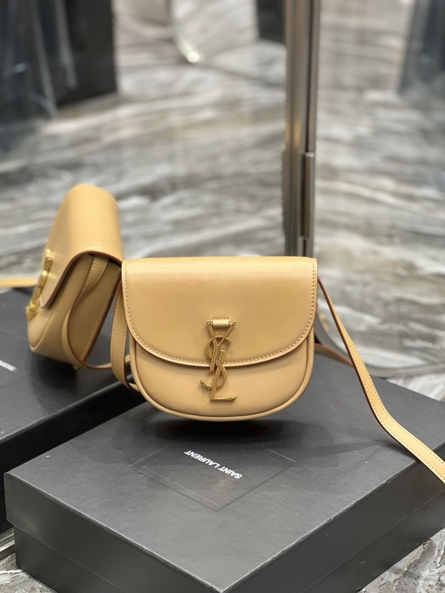 Handbags SAINT LAURENT 619740  size 18x15.5x5.5 cm