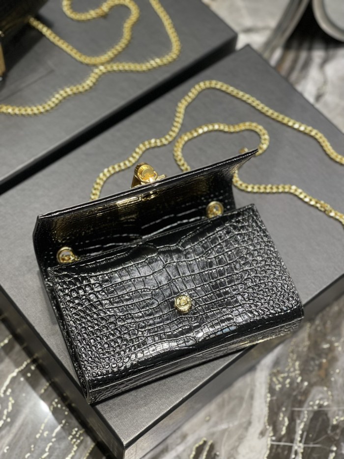 Handbags SAINT LAURENT 469390  size 20x13.5x5.5 cm