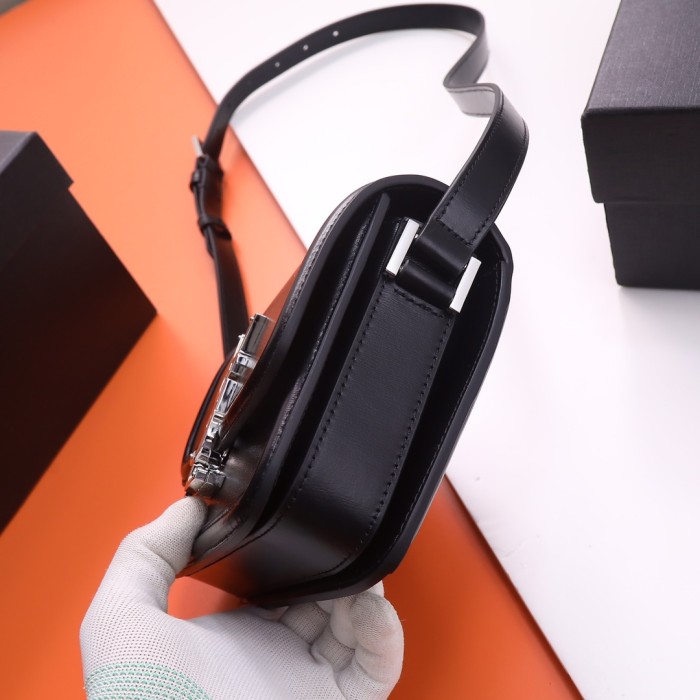 Handbags SAINT LAURENT 634306  size 19x13x5 cm