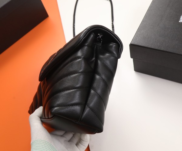 Handbags SAINT LAURENT 494699  size 25×17×9 cm