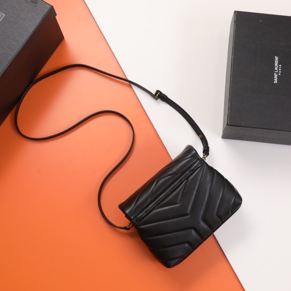 SAINT LAURENT LOULOU Calfskin Crossbody Bag, Shoulder Bag Women's Black 467072-DV707-1000 size 20*7.5*14 cm