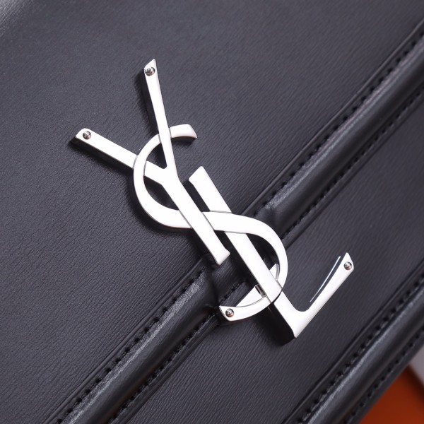 Handbags SAINT LAURENT 634305  size 23x16x6 cm