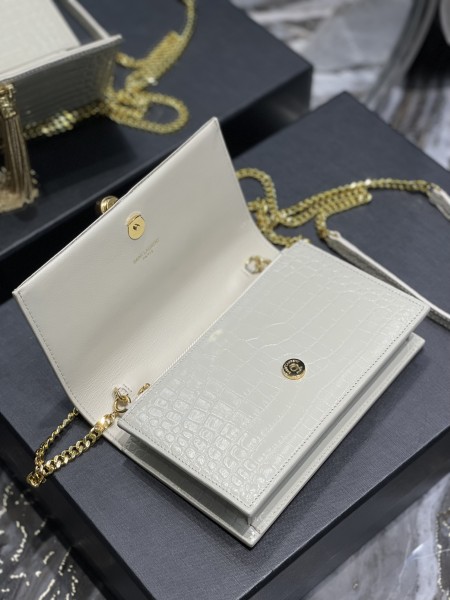 Handbags SAINT LAURENT 452159 size 19x12.5x4 cm