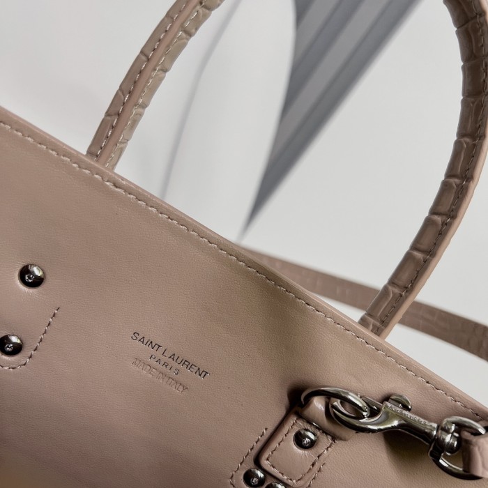 Handbags SAINT LAURENT 421863 size 26*20.5*12.5 cm