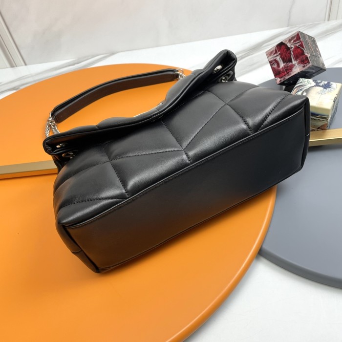 Handbags SAINT LAURENT 577476  size 29x17x11 cm