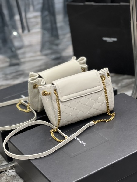 Handbags SAINT LAURENT 672738 size 18x13x6 cm