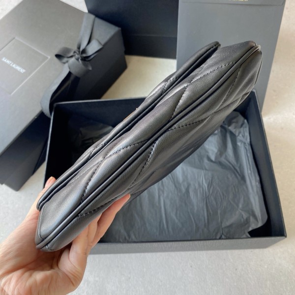 Handbags SAINT LAURENT 698567 size 24 *18 *5.5 cm