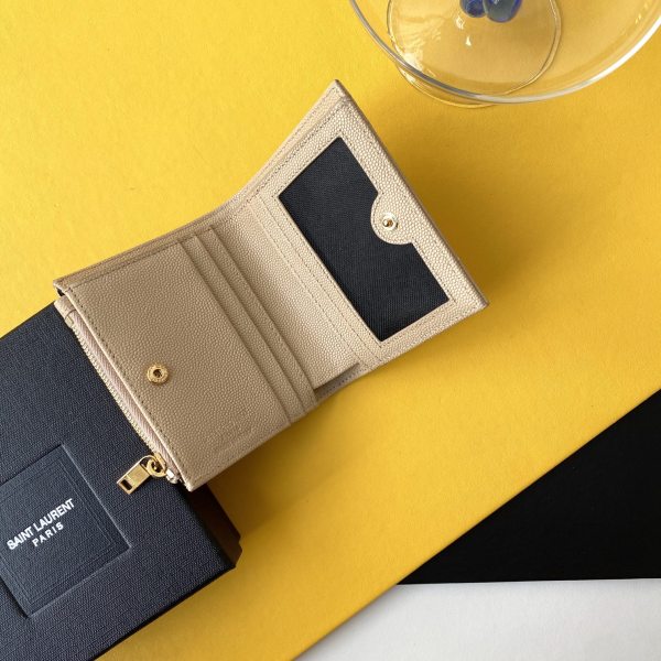 Handbags SAINT LAURENT 517045  size 10*8*2 cm