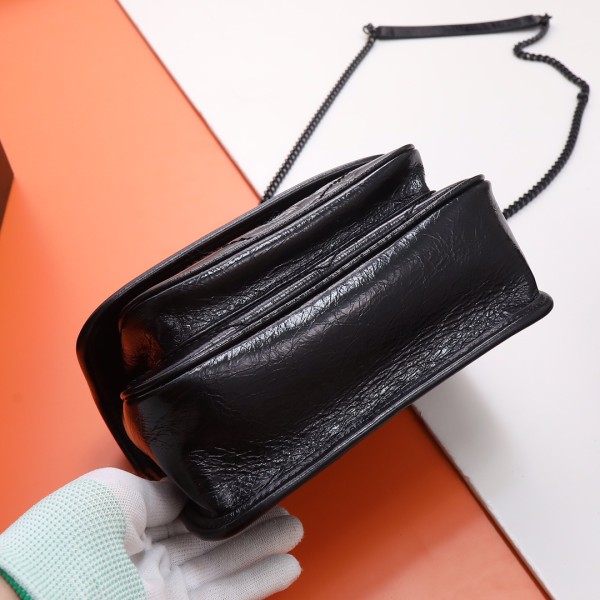 Handbags SAINT LAURENT 533037 size 22x16.5x12 cm