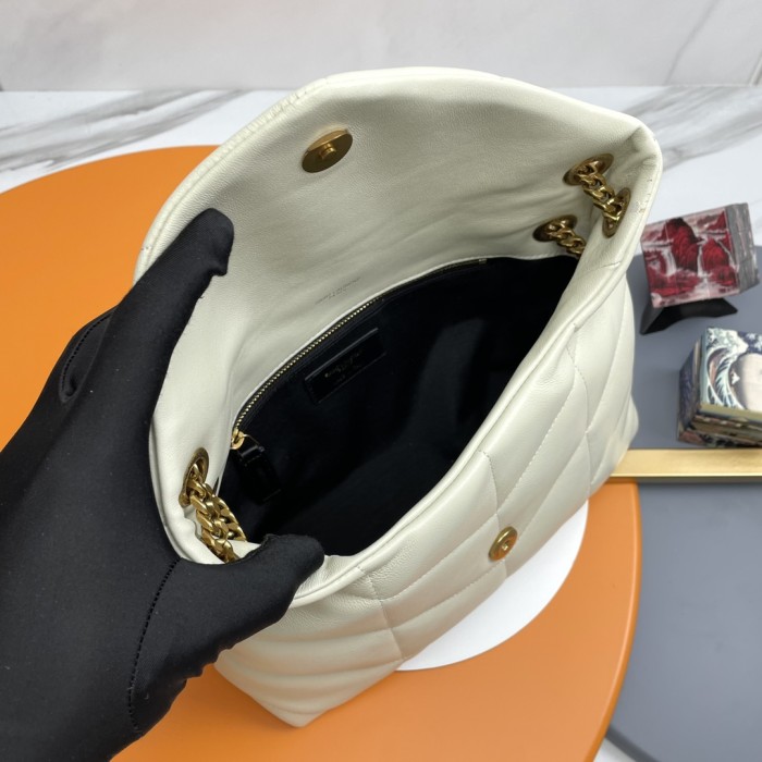 Handbags SAINT LAURENT 577476  size 29x17x11 cm