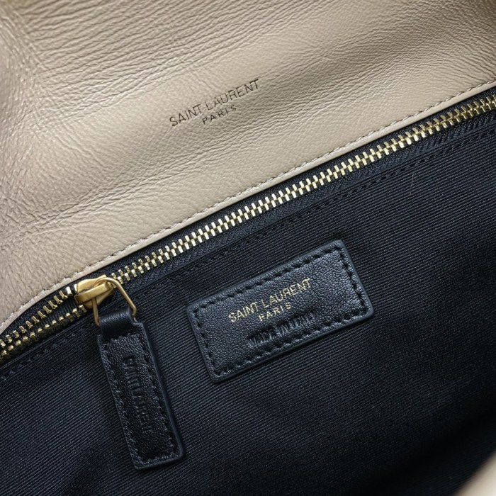 Handbags SAINT LAURENT 577476  size 29x17x11 cm