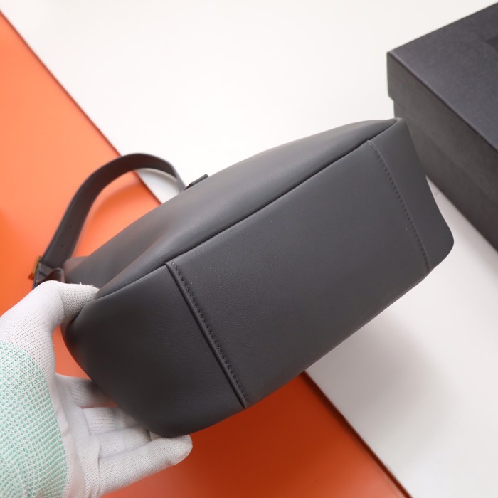 Handbags SAINT LAURENT 657230 size 24×24×10 cm